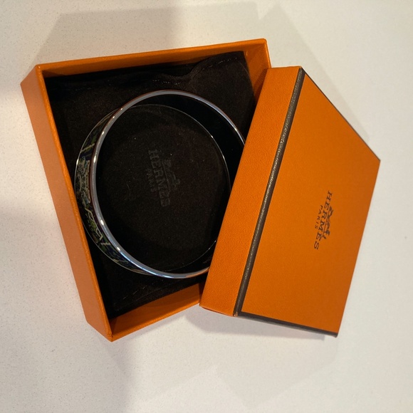 Hermes Cachemire de Tamara Enamel Bracelet - Picture 7 of 8